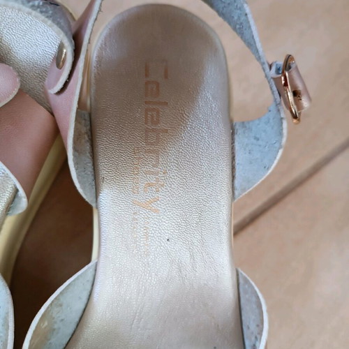 Celebrity platform sandals used, pink metallic color, size 38