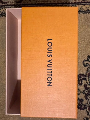 Κουτί Louis Vuitton σαν καινούργιο