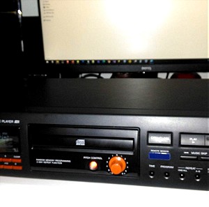 TEAC CD-P1450 CD PLAYER + REMOTE + PITCH CONTROL