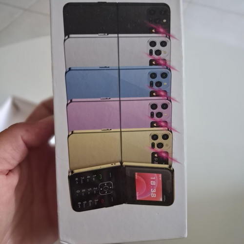Mini Foldable i15 Pro Phone dual SIM, Bluetooth, USB-C like new