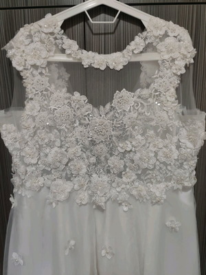 Wedding dress new with embroidery size M 38 10 white beige