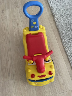 Fisher Price ride-on car used, comfortable seat, fully functional
