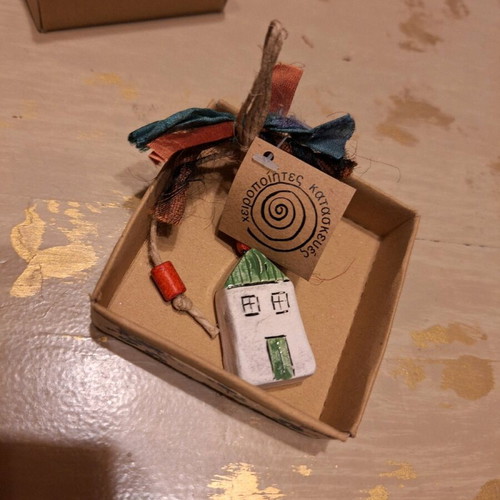 Handmade ceramic house 8 cm new with its box
