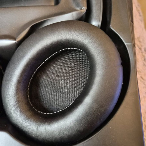 Lenovo EH140 Bluetooth headphones like new, over-ear with charging cable