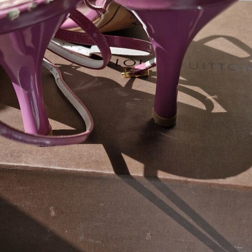 Louis Vuitton pink sandals with bows, size 39.5, 9 cm heel