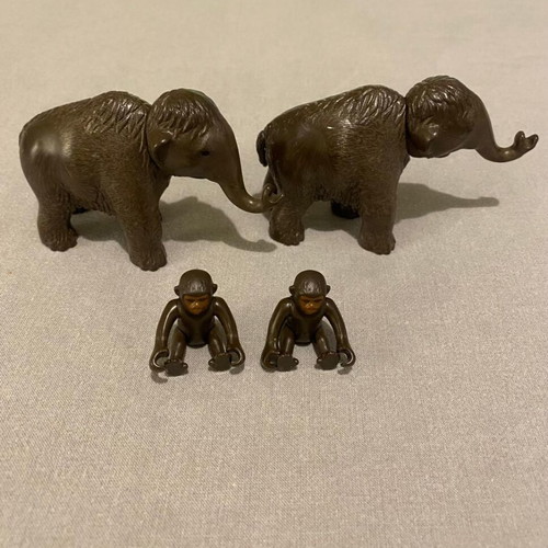 Playmobil baby elephants and baby monkeys used