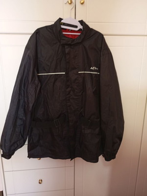 AGVpro Waterproof Motorcycle Riding Set like new (Jacket, Pants, Gaiters)