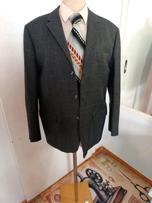 Blazer made of pure virgin wool like new, size 54
