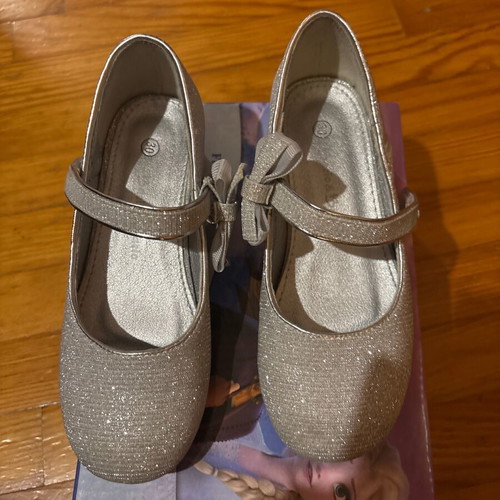 Girls' silver pumps size 30 used shoes