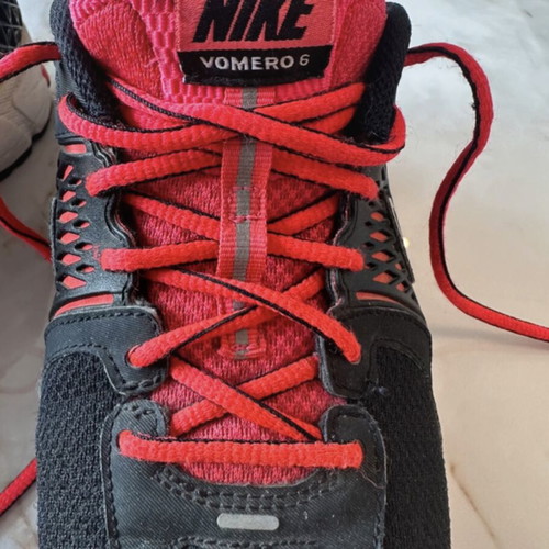 Nike Vomero 6 sneakers size 38.5 like new black and fuchsia