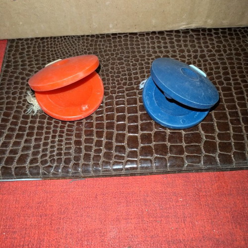 Carnival castanets new with loud noise, set of 2