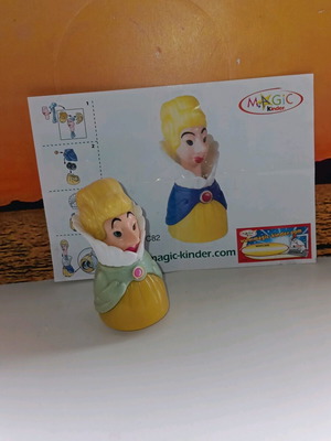Royal Tournament figure Kinder Surprise like new with leaflet