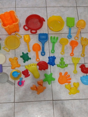 Παιχνίδια θαλάσσης σαν καινούργια, πακέτο 35 τεμαχίων