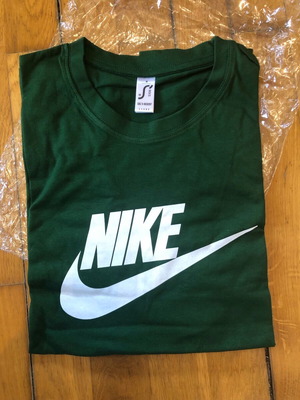 Nike dark green t-shirt