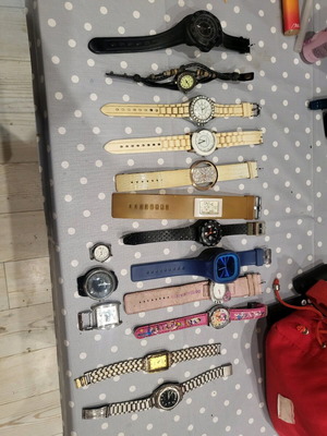 Lot of 25 used vintage watches for parts or repair