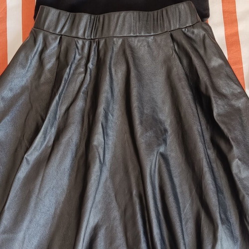 Cotton bodysuit and faux leather skirt set like new, black
