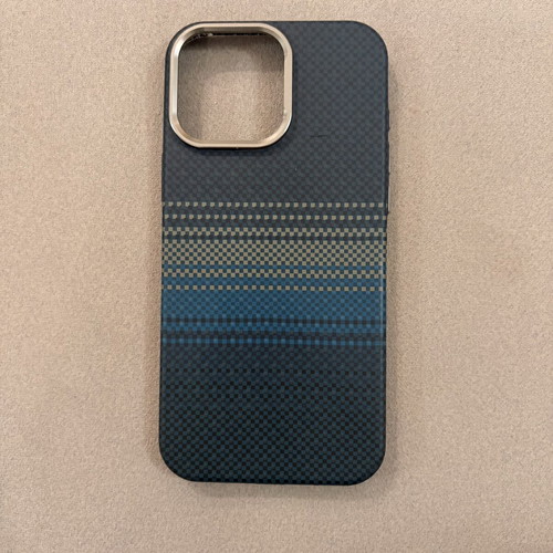 iPhone 16 Pro Max Aramid Fiber case like new with MagSafe