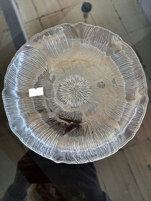 Arcoroc France glass fruit plate like new, 19.5 cm diameter