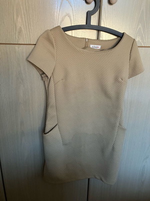 Quilted dress with pockets Medium used, beige camel