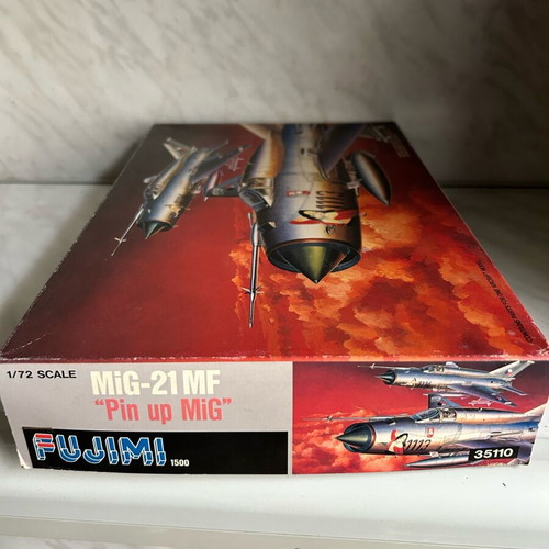 Fujimi MIG-21 1/72 model kit new