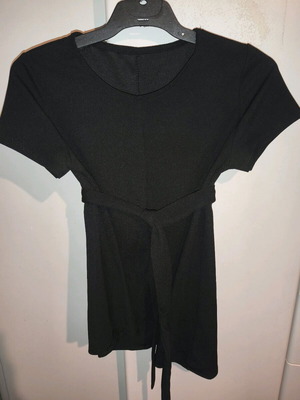 Shein black blouse with short sleeves and belt, like new, size L