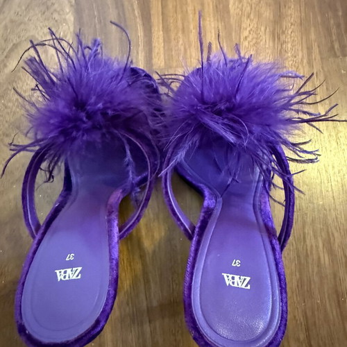 Zara purple velvet sandals size 37 new with heel and feathers