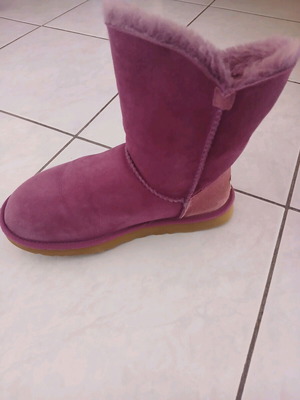Ugg Mini Bailey boots like new, purple, size 39 with cleaning set