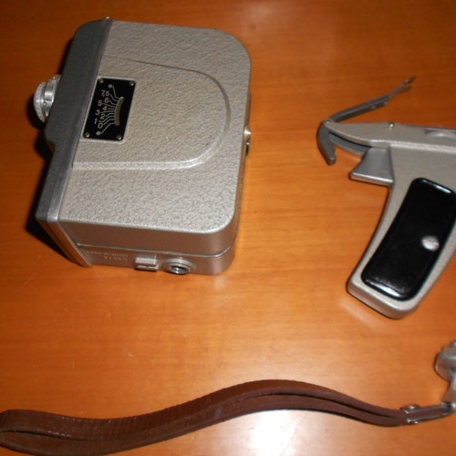 Omo Sport-3 camera used for 8mm film with leather case