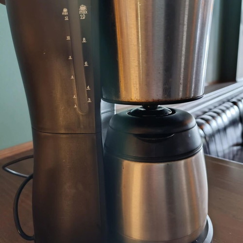 Filter coffee maker with stainless steel thermal carafe