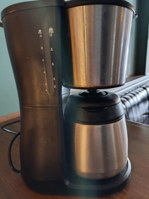 Filter coffee maker with stainless steel thermal carafe