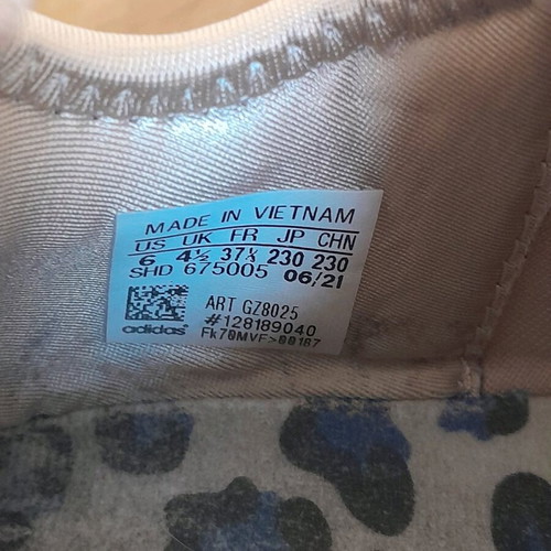 Adidas women's shoes size 37+1/3 like new