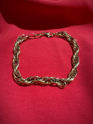 Gold fashion bracelet like new, gold-colored