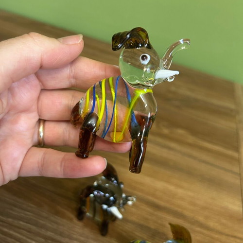Set of three Murano style decorative glass elephants like new