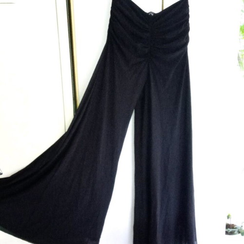Wide black palazzo pants with ruched waist, size L
