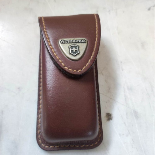 Victorinox Champ multitool knife used with leather case