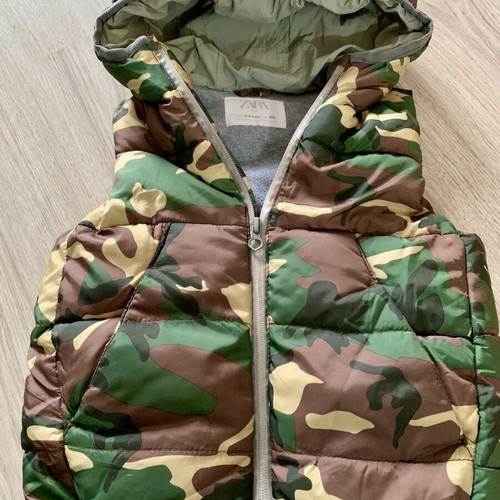 Zara puffer vest 104 cm with fleece lining like new