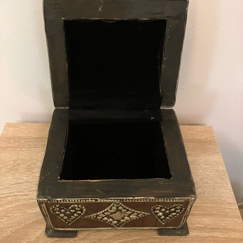 Vintage wooden jewelry chest used, Moroccan style