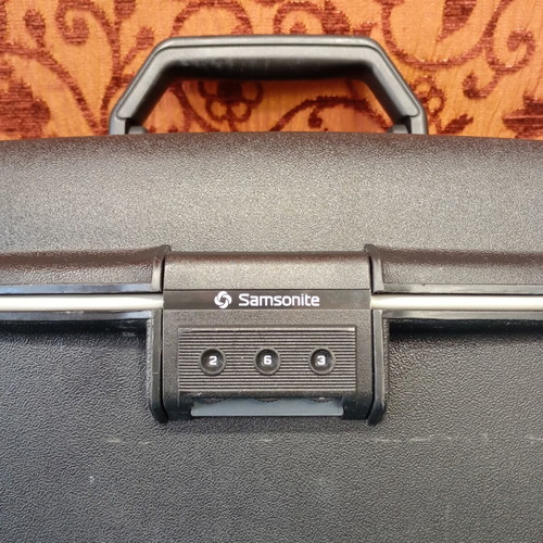 Samsonite hard toiletry bag used, black, vintage model