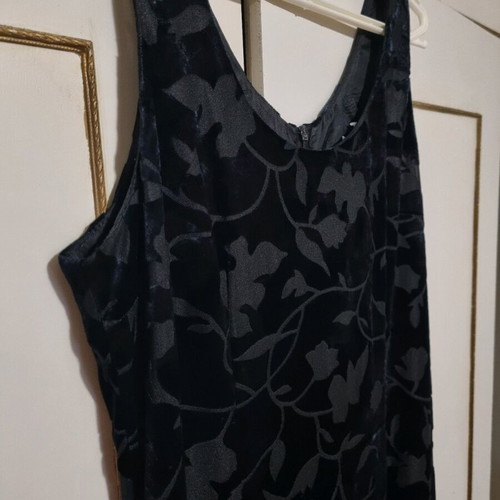Black Velvet Embossed Dress Bill Cost like new size M