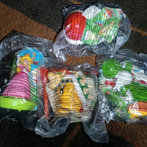 Super Mario figures new, McDonald's set of 4 sealed
