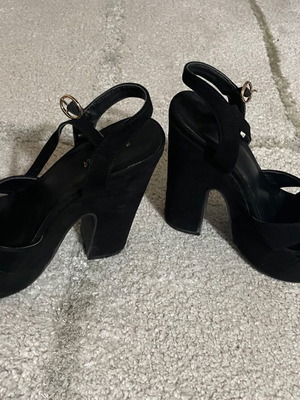 Alta Moda black high-heeled sandals like new, size 38