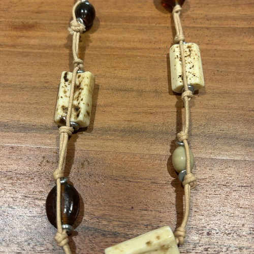 Long necklace with beads new