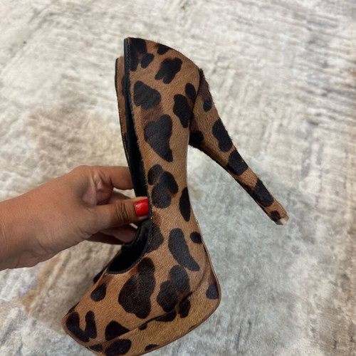 Schutz leopard print pony hair pumps size 38 like new