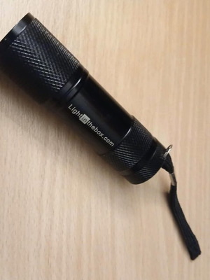 LED flashlight like new without batteries