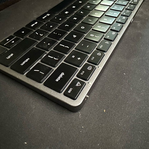Satechi Slim X1 Bluetooth Keyboard like new