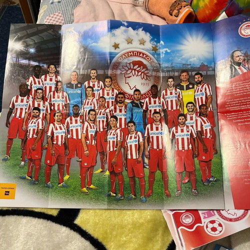 Olympiacos set like new with flags, keychain, stickers and poster