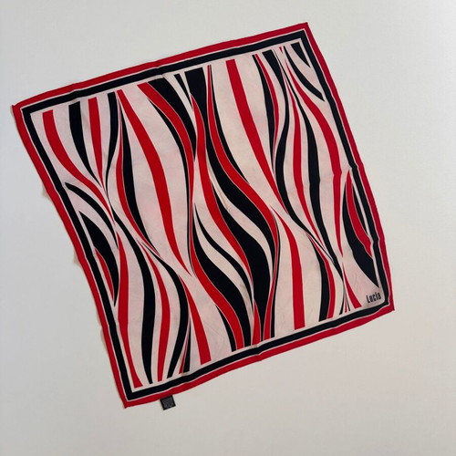 Silk scarf Lucia like new, size 51/53 cm