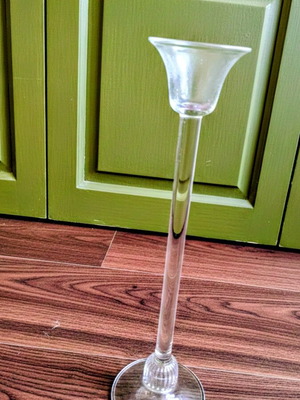 Стъклен свещник употребяван