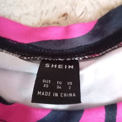 Oversized t shirt like new, black and pink, sizes M and L