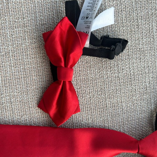 Children's tie and bow tie set red like new from H&M